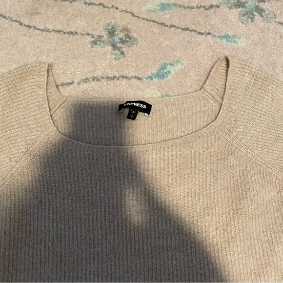 Express Cream and tan sweater with a slight flare at the bottom of sleeve - Picture 4 of 6
